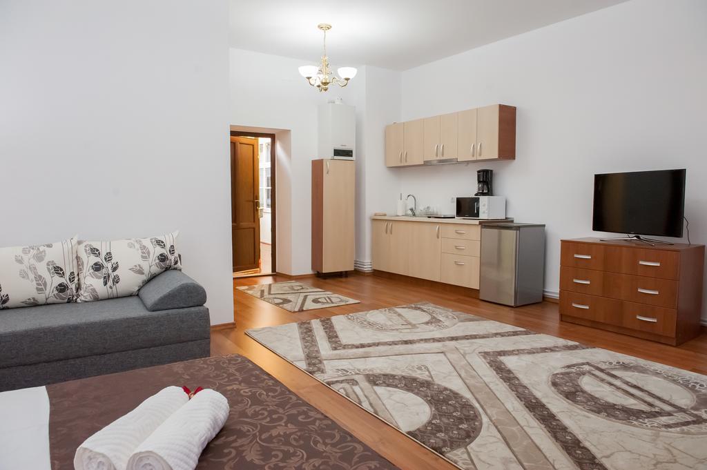 Cathedral Apartments Сибиу Стая снимка