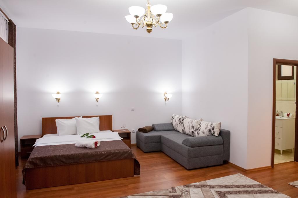 Cathedral Apartments Сибиу Стая снимка