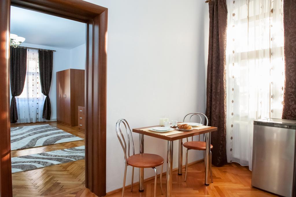 Cathedral Apartments Сибиу Стая снимка