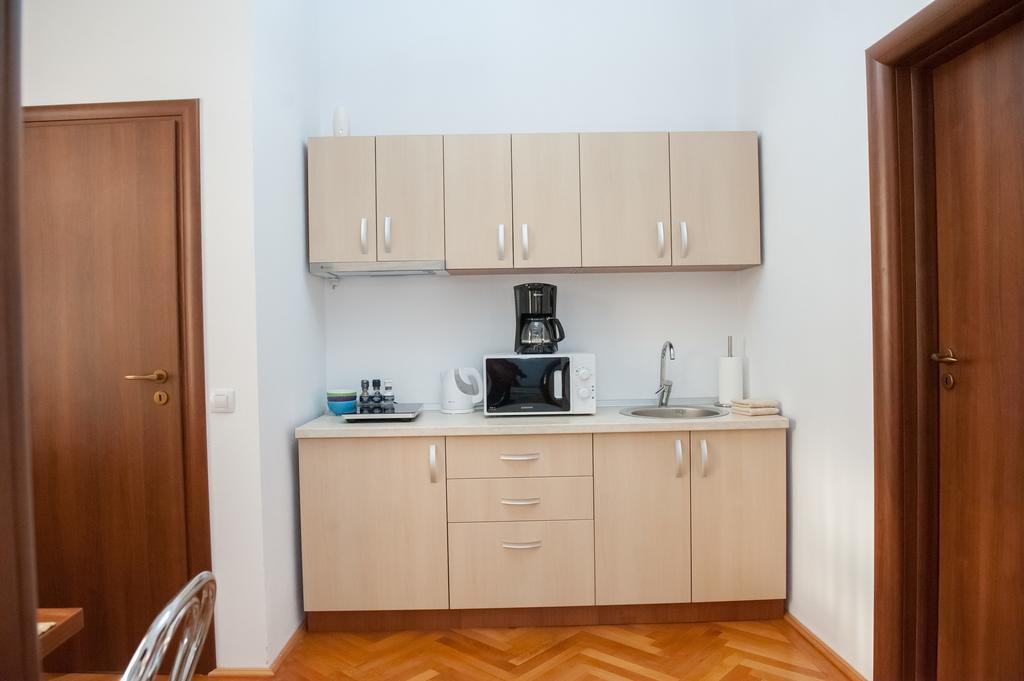 Cathedral Apartments Сибиу Стая снимка